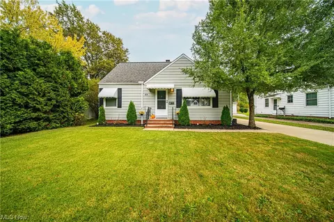 1631 Harwich Rd, Lyndhurst, OH 44124