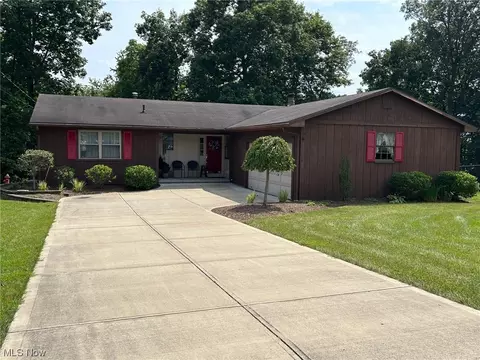 118 Manchester Dr, Marietta, OH 45750