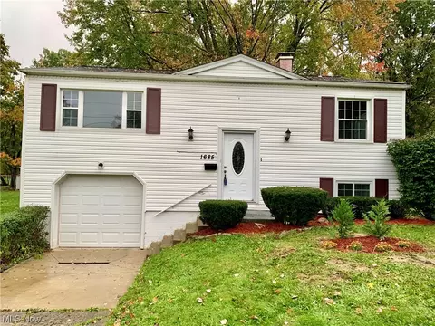 1685 Lancaster Dr, Youngstown, OH 44511