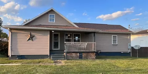 906 Rayon Dr, Parkersburg, WV 26101