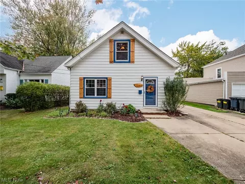 1240 Churchill Rd, Lyndhurst, OH 44124
