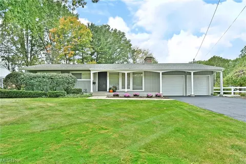 240 Glenview Rd, Canfield, OH 44406