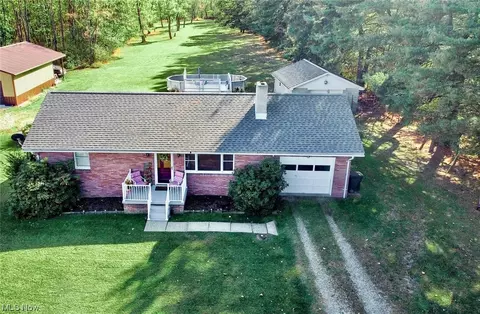 18 Fieldcrest Ln, Colliers, WV 26035