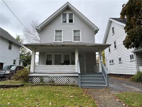 1346 Penhurst Rd, Cleveland, OH 44110