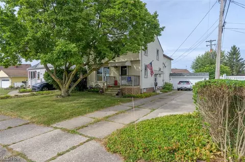 6132 N Canterbury Rd, Parma, OH 44129
