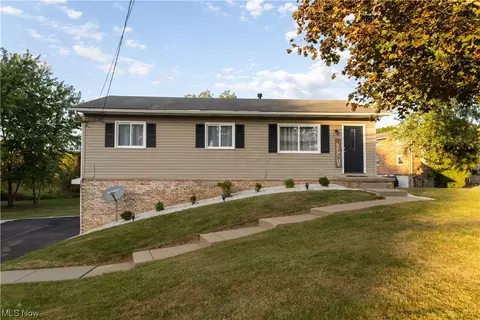 1344 Locust St S, Canal Fulton, OH 44614