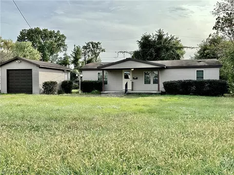 606 29th St, Parkersburg, WV 26101