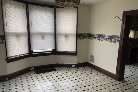 2245 E 30th St, Lorain, OH 44055 photo 6