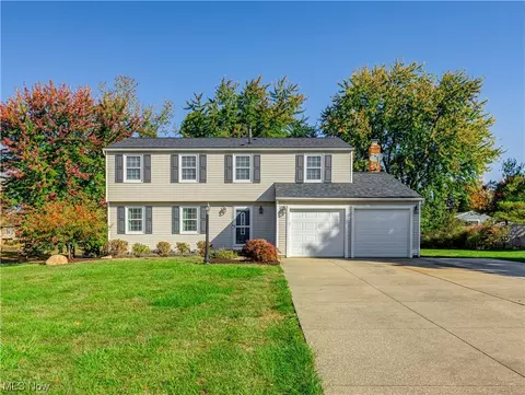 4465 Sunnyview Dr, Uniontown, OH 44685