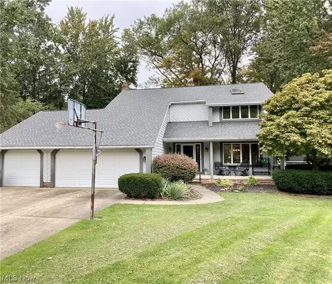 7324 Demshar Dr, Mentor, OH 44060