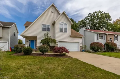 3199 Saunders St, Cuyahoga Falls, OH 44221