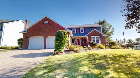 2126 Sand Run Knolls Dr, Akron, OH 44313