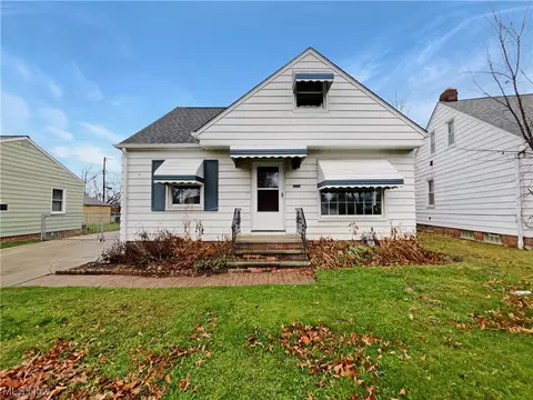 1593 Dennis Dr, Wickliffe, OH 44092