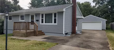 4121 Staatz Dr, Youngstown, OH 44511