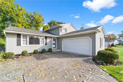 18674 Stafford Dr, Strongsville, OH 44149