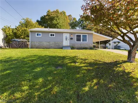 16 Millbrook Dr, Parkersburg, WV 26104