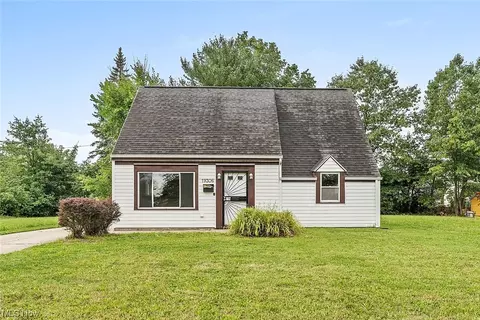 19306 Longbrook Rd, Warrensville Heights, OH 44128