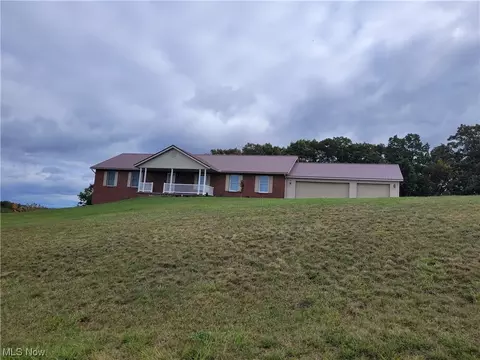 6030 Macaw Rd NE, Minerva, OH 44657