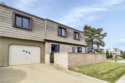 803 Tollis Pkwy #1, Broadview Heights, OH 44147