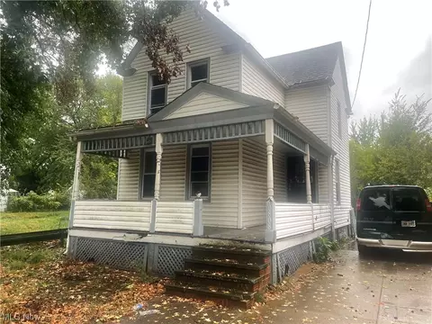 10808 Hathaway Ave, Cleveland, OH 44108