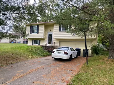 4645 Dogwood Dr, Brunswick, OH 44212
