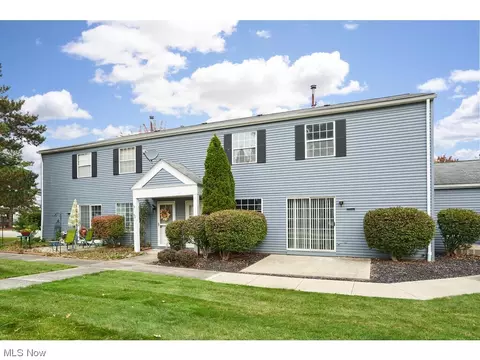 21 Firebush Ln, Northfield, OH 44067
