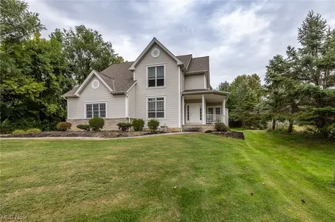 9577 Fair Rd, Strongsville, OH 44149