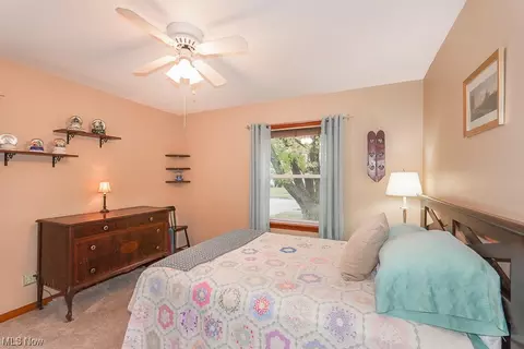 29824 Robert St, Wickliffe, OH 44092 photo 5