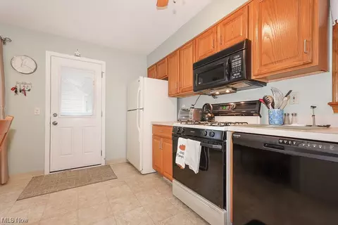29824 Robert St, Wickliffe, OH 44092 photo 14