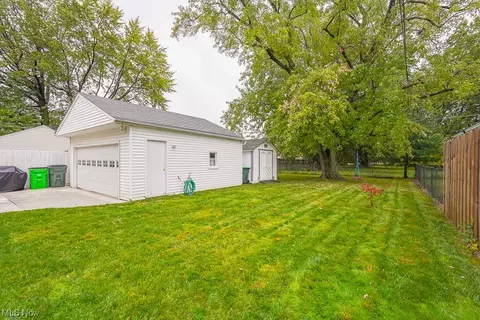 29824 Robert St, Wickliffe, OH 44092 photo 33