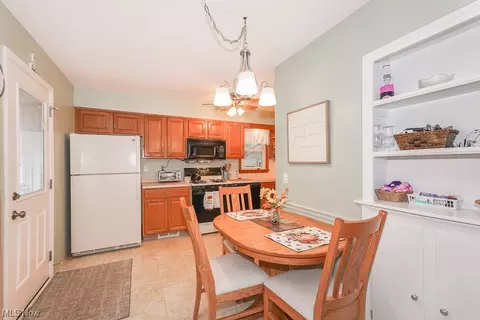 29824 Robert St, Wickliffe, OH 44092 photo 11