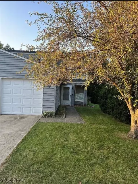 8085 Puritan Dr #55-D, Mentor, OH 44060