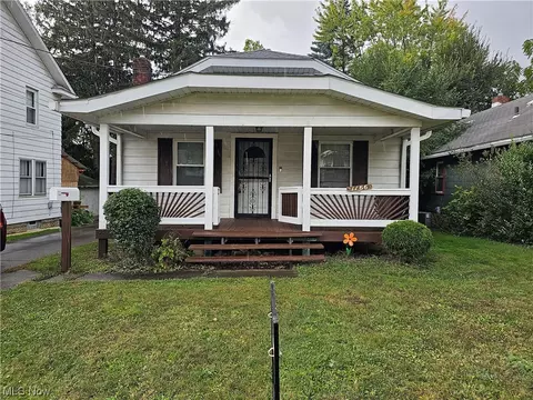 1166 Pitkin Ave, Akron, OH 44310