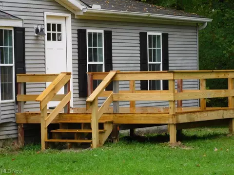 6045 Gore Rd, Ashtabula, OH 44004 photo 3