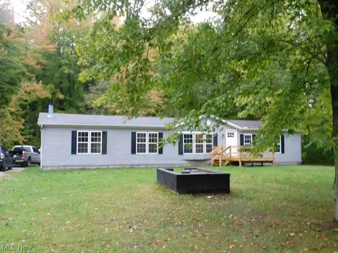 6045 Gore Rd, Ashtabula, OH 44004
