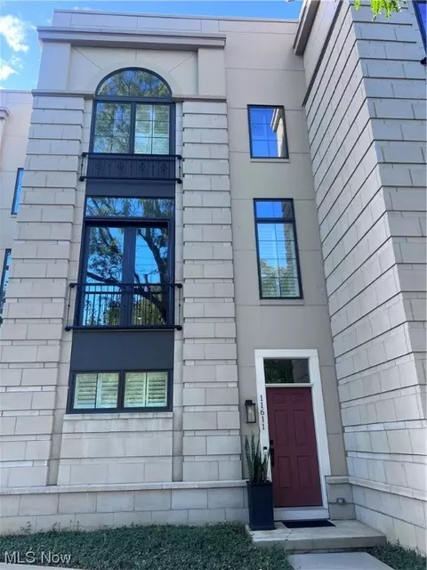 11611 Lake Ave, Cleveland, OH 44102