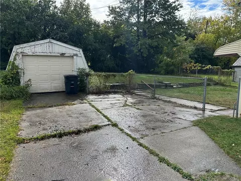 176 E Wilbeth Rd, Akron, OH 44301 photo 3