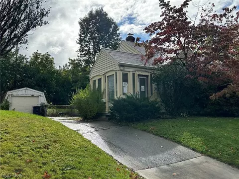 176 E Wilbeth Rd, Akron, OH 44301
