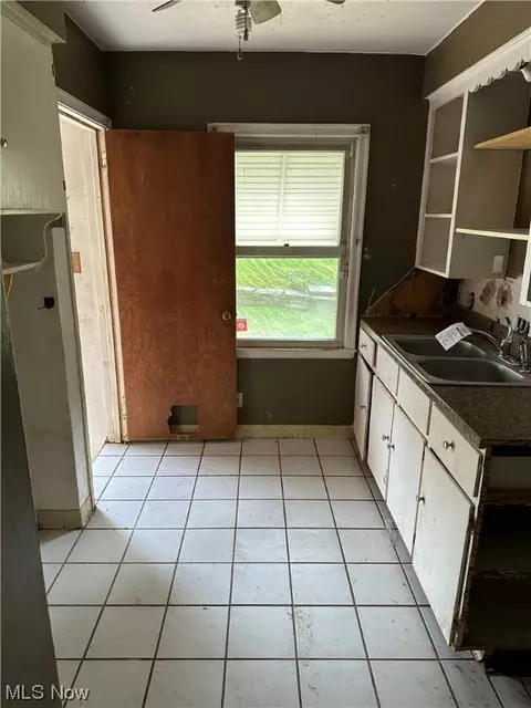176 E Wilbeth Rd, Akron, OH 44301 photo 7
