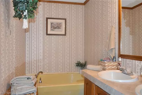 335 Ashwood, Elyria, OH 44035 photo 9