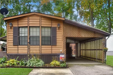 335 Ashwood, Elyria, OH 44035 photo 1