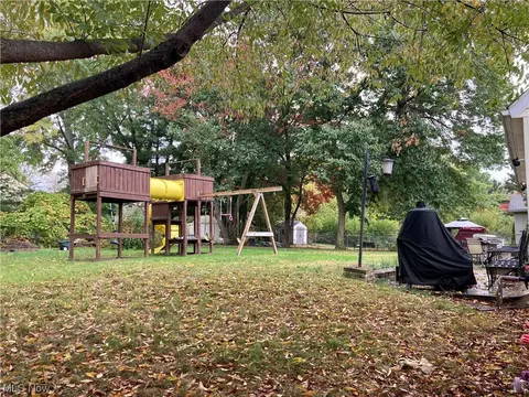 Exterior - 339 Baldwin Rd, Akron, OH 44312 photo 5 of 8