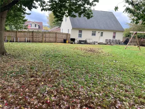 Exterior - 339 Baldwin Rd, Akron, OH 44312 photo 7 of 8