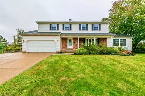 7561 N Sarasota Dr, Parma, OH 44134