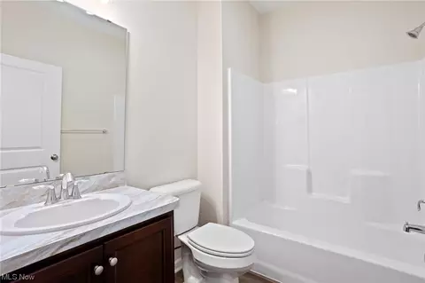 246 Silver Spring Cir, Elyria, OH 44035 photo 25