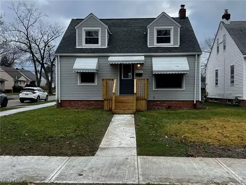 5537 Thomas St, Maple Heights, OH 44137