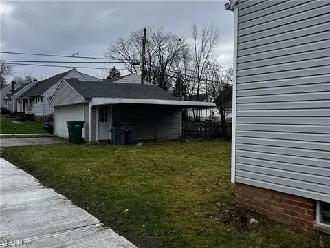 5537 Thomas St, Maple Heights, OH 44137 photo 21