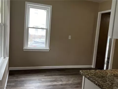 5537 Thomas St, Maple Heights, OH 44137 photo 4