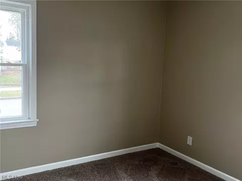 5537 Thomas St, Maple Heights, OH 44137 photo 11