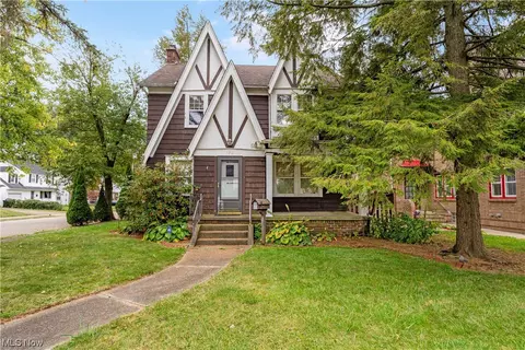 332 18th St NW, Canton, OH 44703